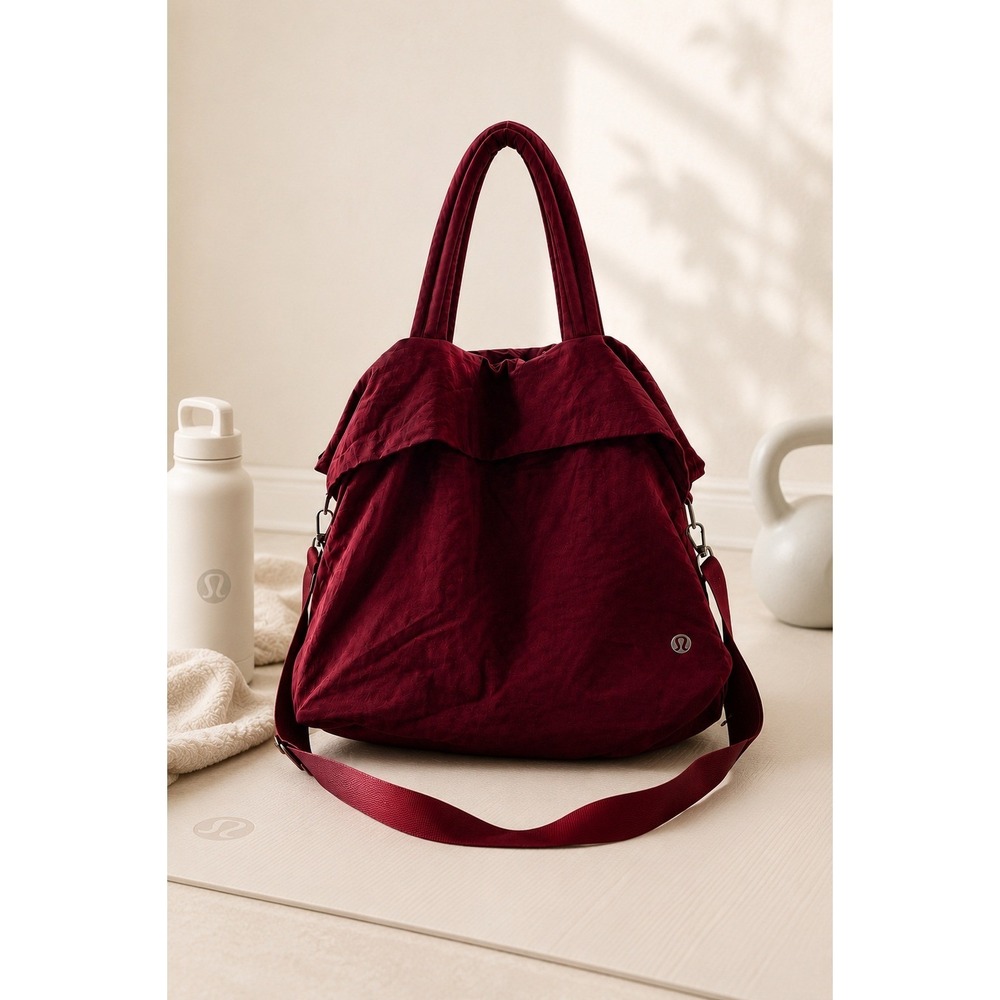 Lululemon On My Level Tote Bag Burgundy Wine Slouchy Crossbody Travel Weekender